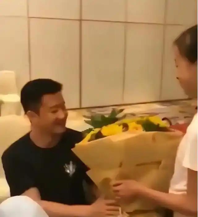 娱乐圈内幕揭秘，潜规则暗藏黑幕，明星纷纷爆料引热议