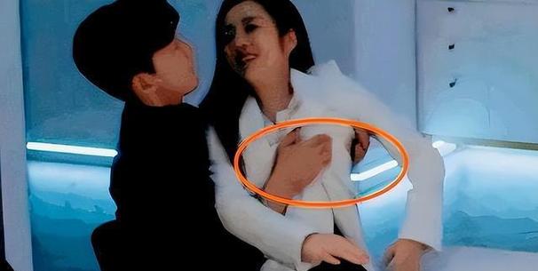 明星吃豆腐脑_女明星被吃豆腐视频_女星被吃豆腐的