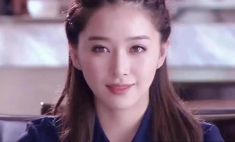 娱乐圈“美瞳迷情”：为抢镜牺牲眼睛，这笔账划算吗？