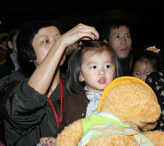 目前娱乐圈恋情_娱乐圈恋情谁公布恋情_娱乐圈的恋情2019