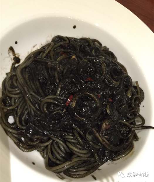 墨鱼汁料理_黑色美食_网红黑暗料理食物大全,